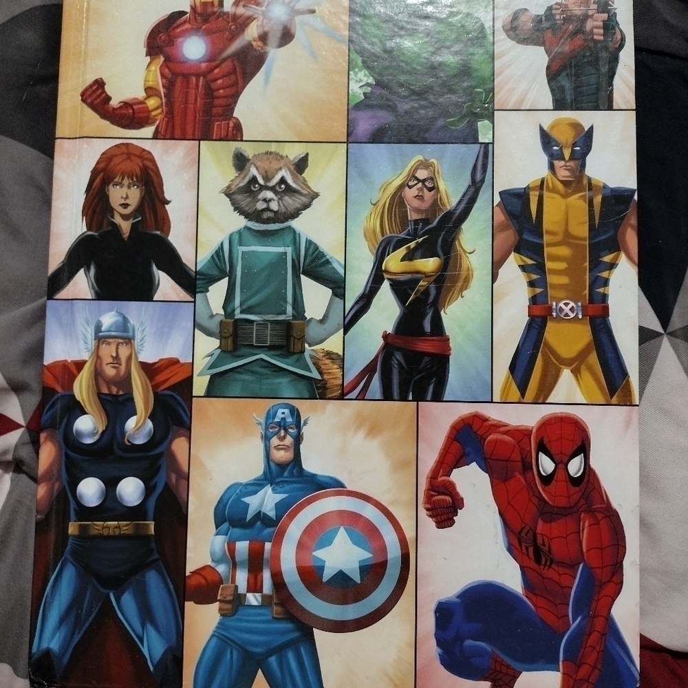 MARVEL Reading Book‎